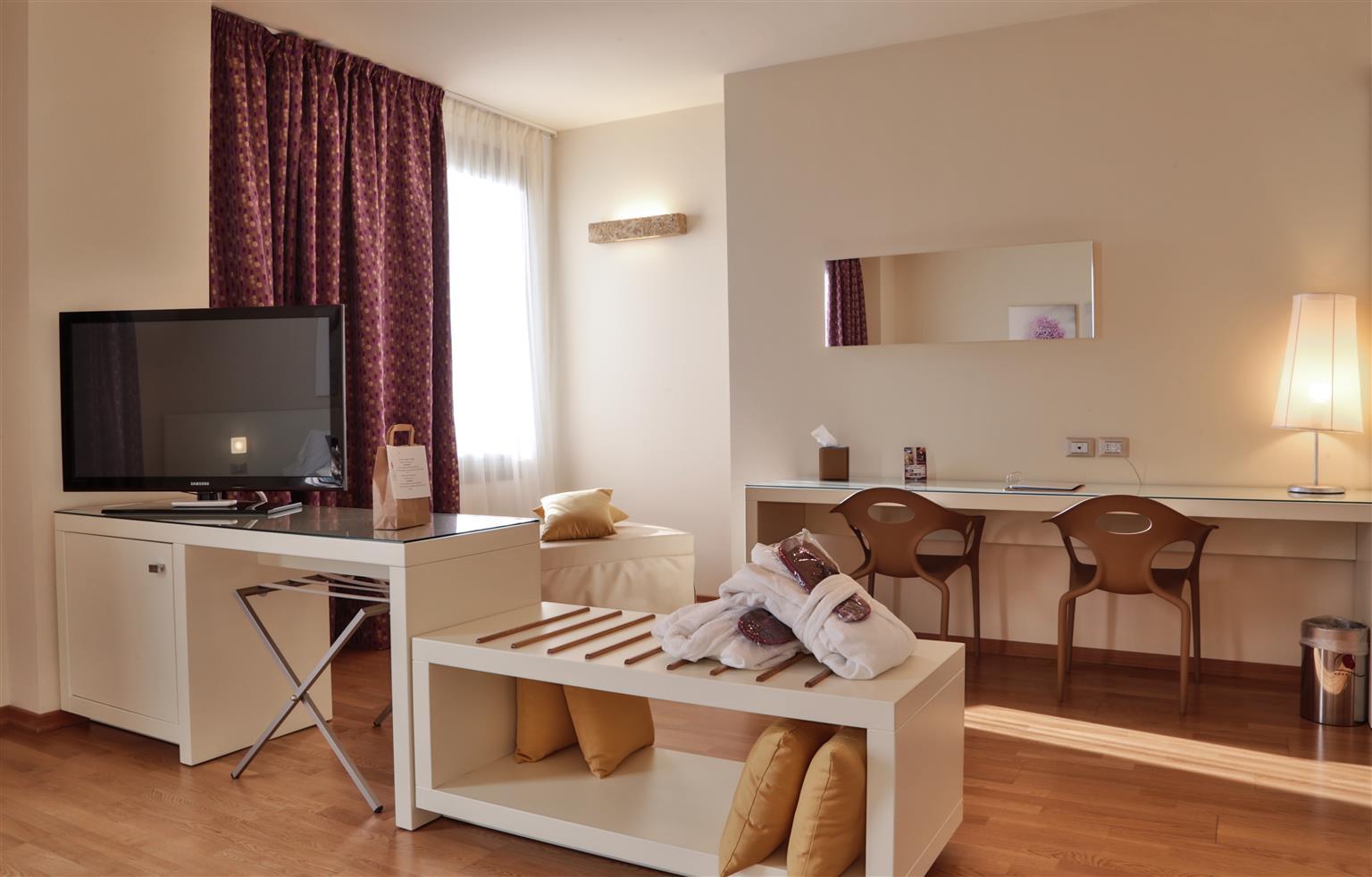 Best Western Plus Leone Di Messapia Hotel & Conference เลชเช ภายนอก รูปภาพ